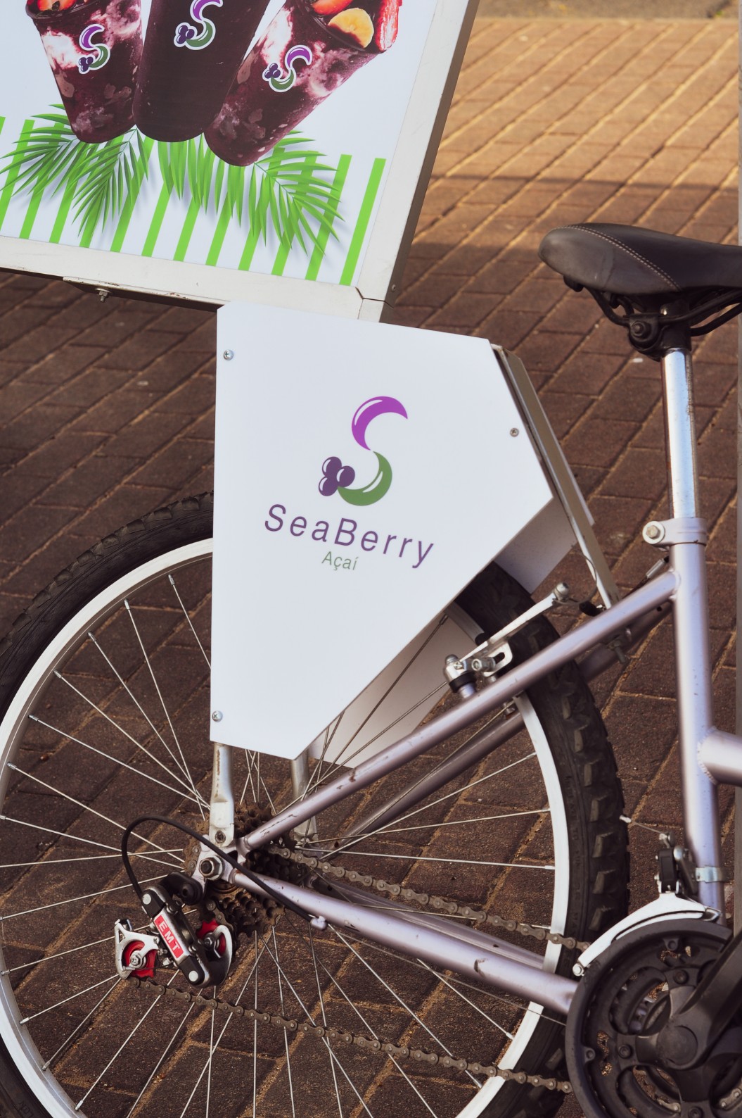 SeaBerry Açaí brand bike in the Machico summer